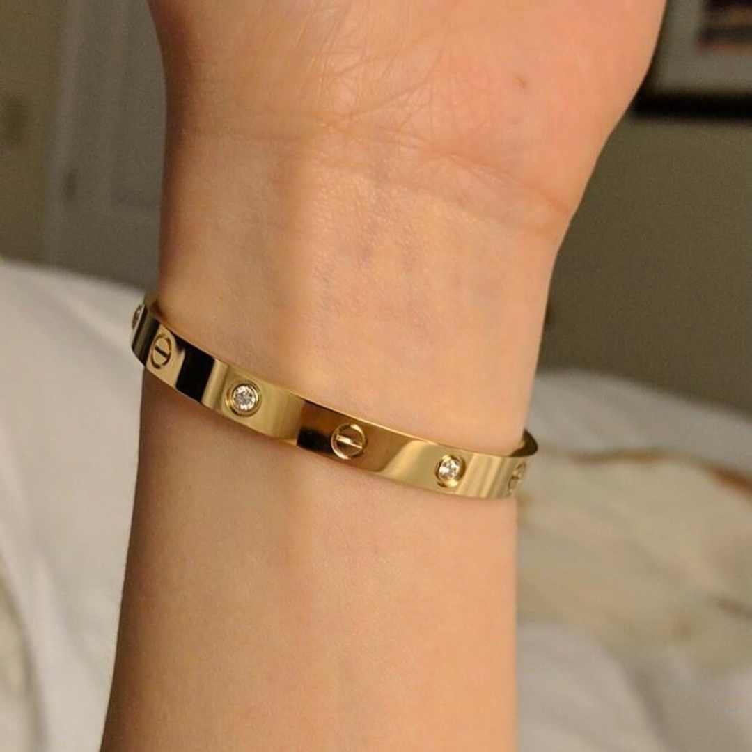 Cartier Diamond Love bangle