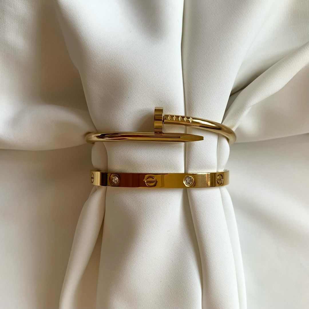 Cartier Diamond Love bangle