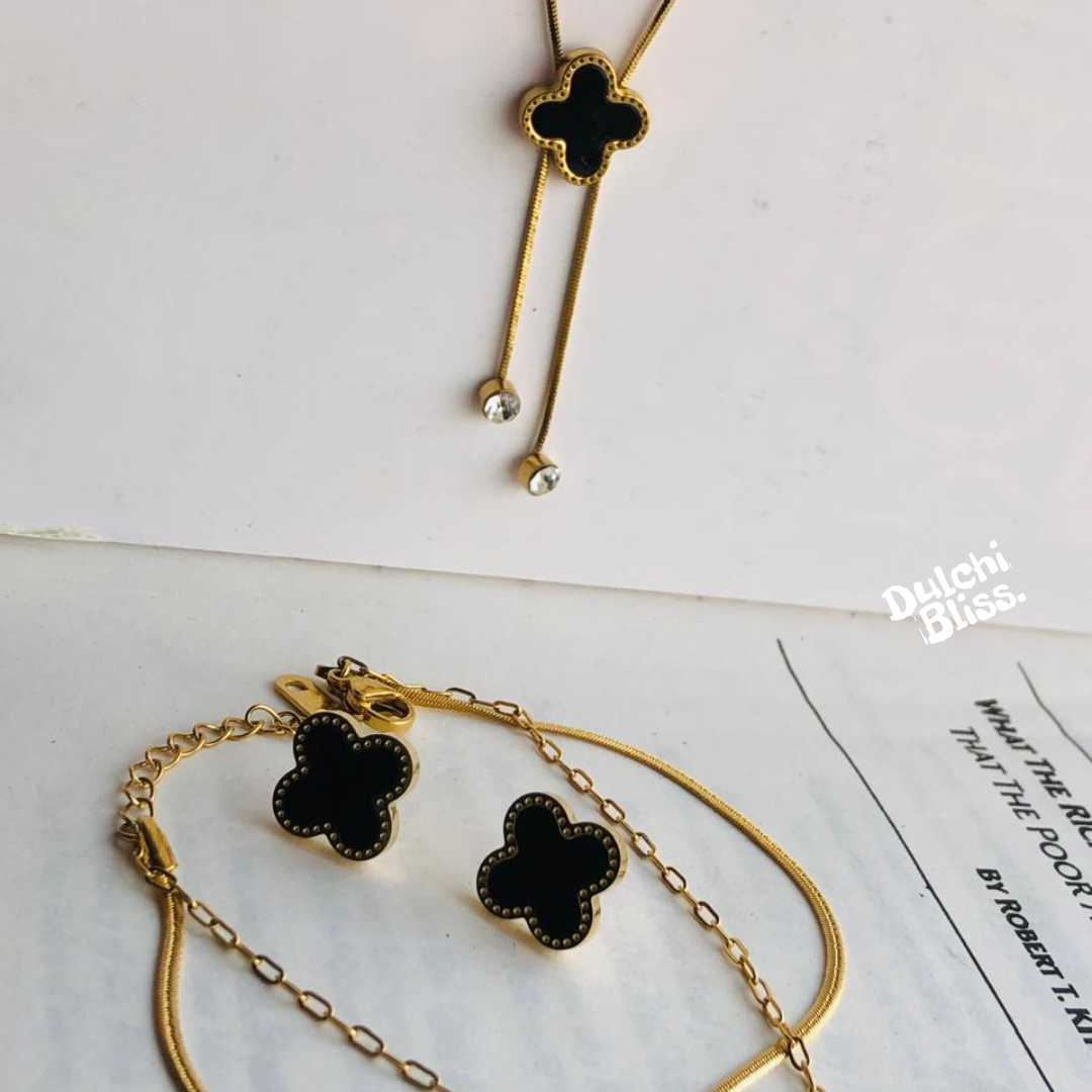 Leaf Clover Stud Earrings