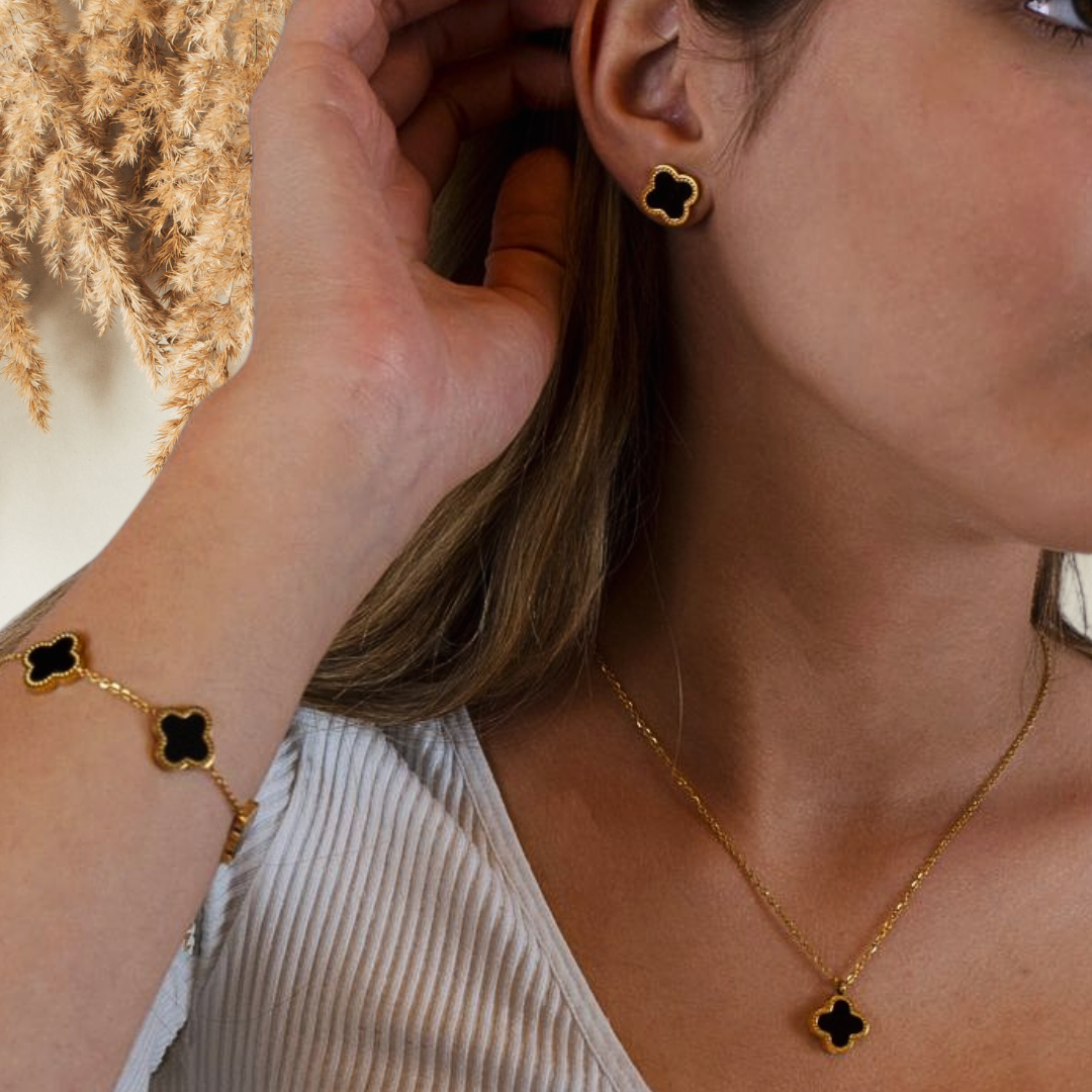 Leaf Clover Stud Earrings